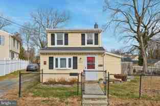 407 Emerald St - Photo 1 of 1