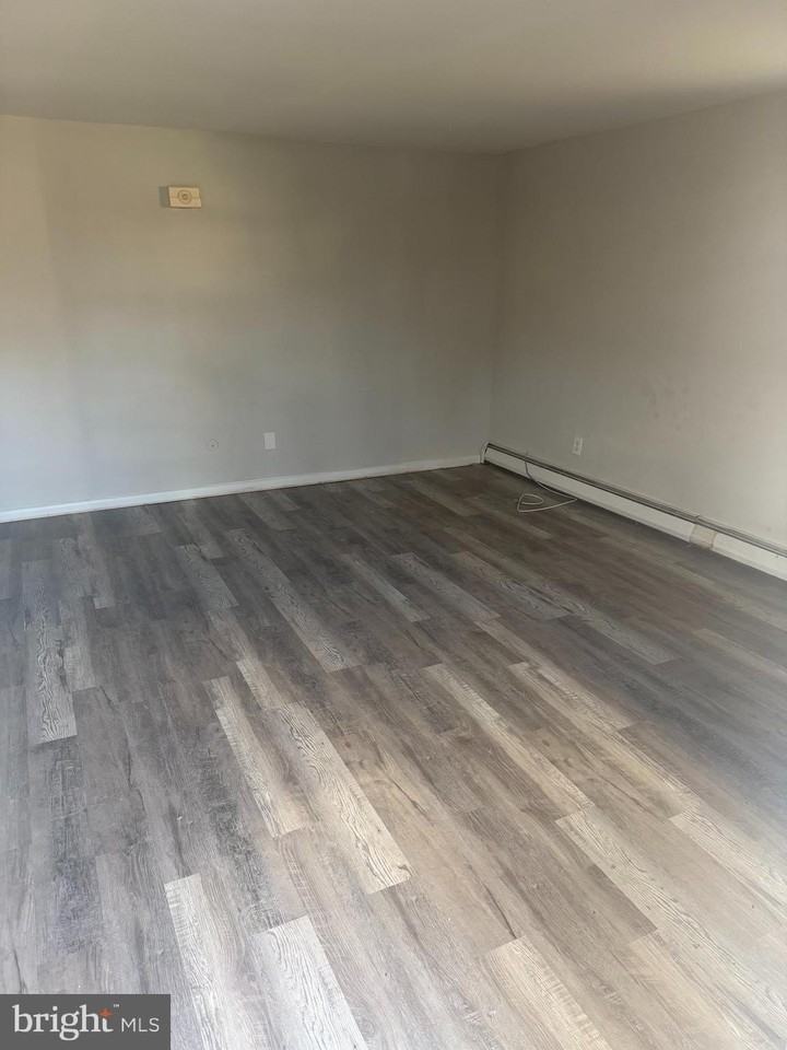 2638 Parkside Ter - Photo 2 of 9