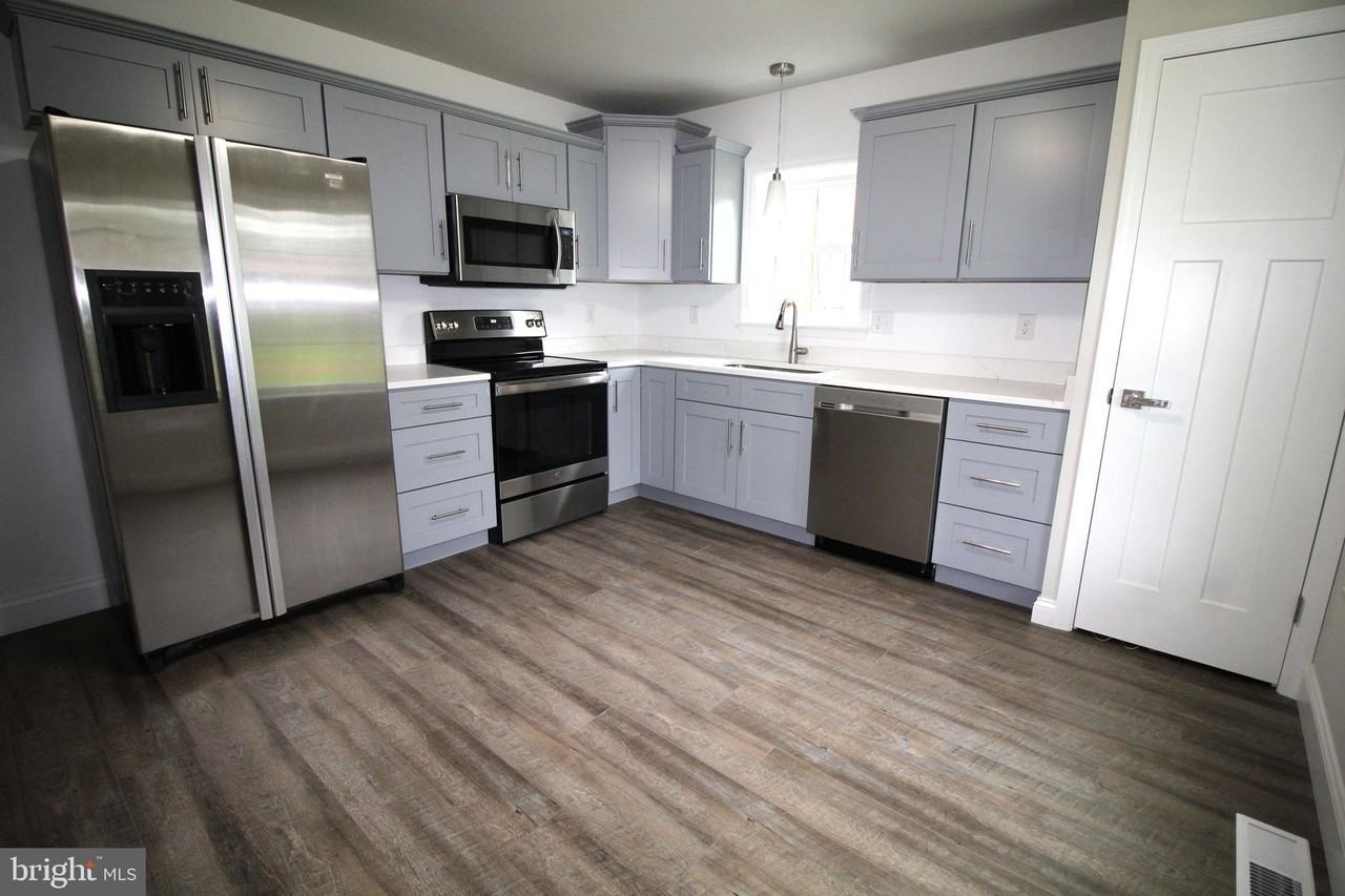 104 W Fulton St - Photo 5 of 15