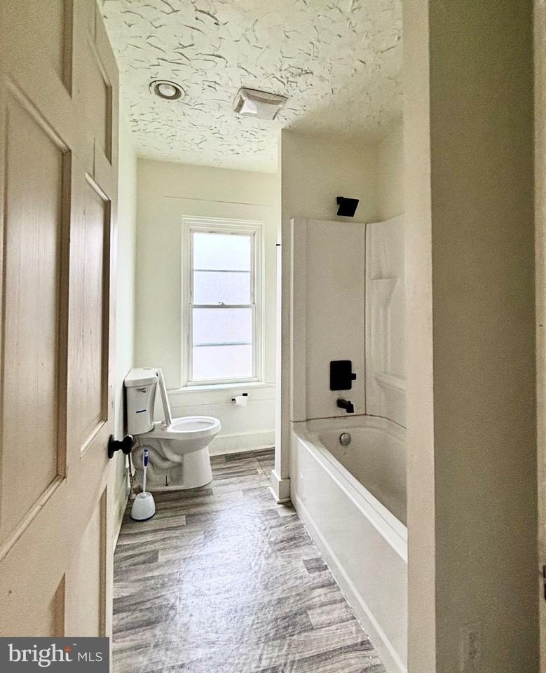 28 Caroline St - Photo 6 of 9