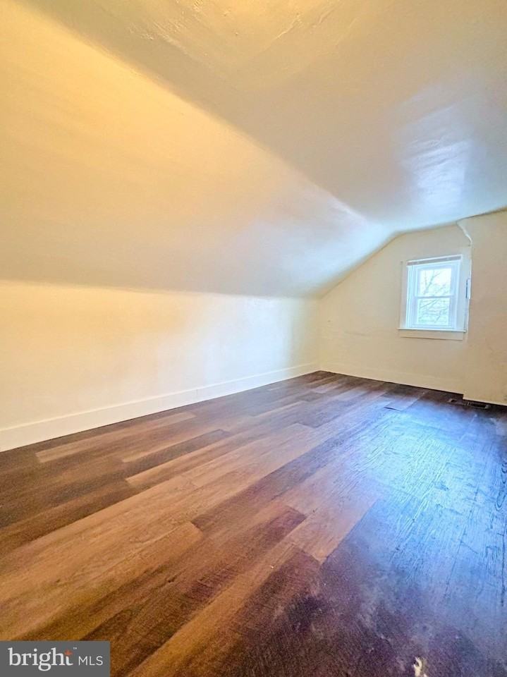 28 Caroline St - Photo 7 of 9