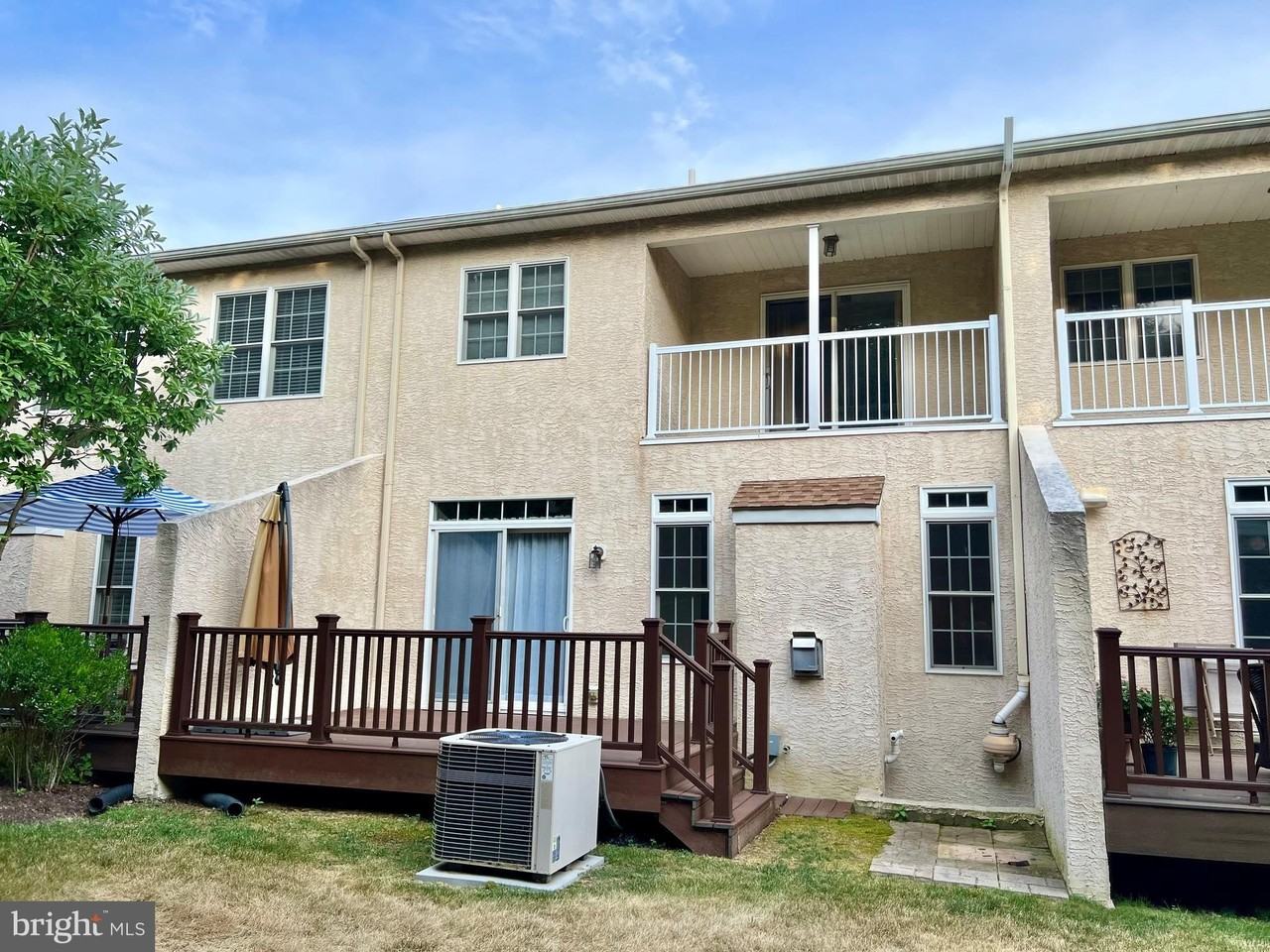 668 Greycliffe Ln - Photo 2 of 33