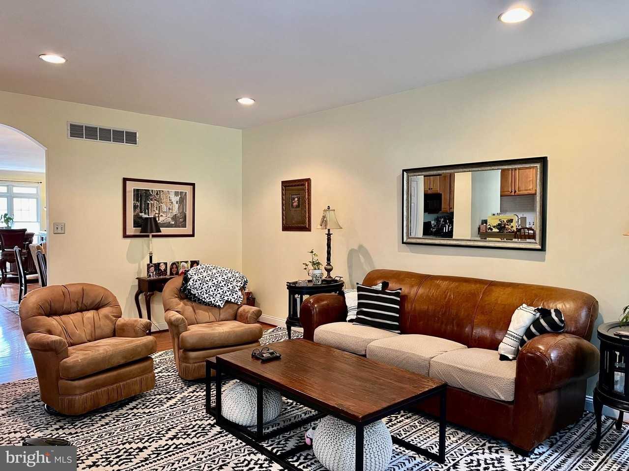 668 Greycliffe Ln - Photo 5 of 33