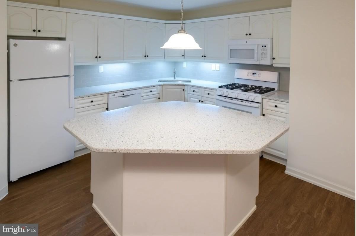 677 Elm St Apt 109 #109 - Photo 2 of 12