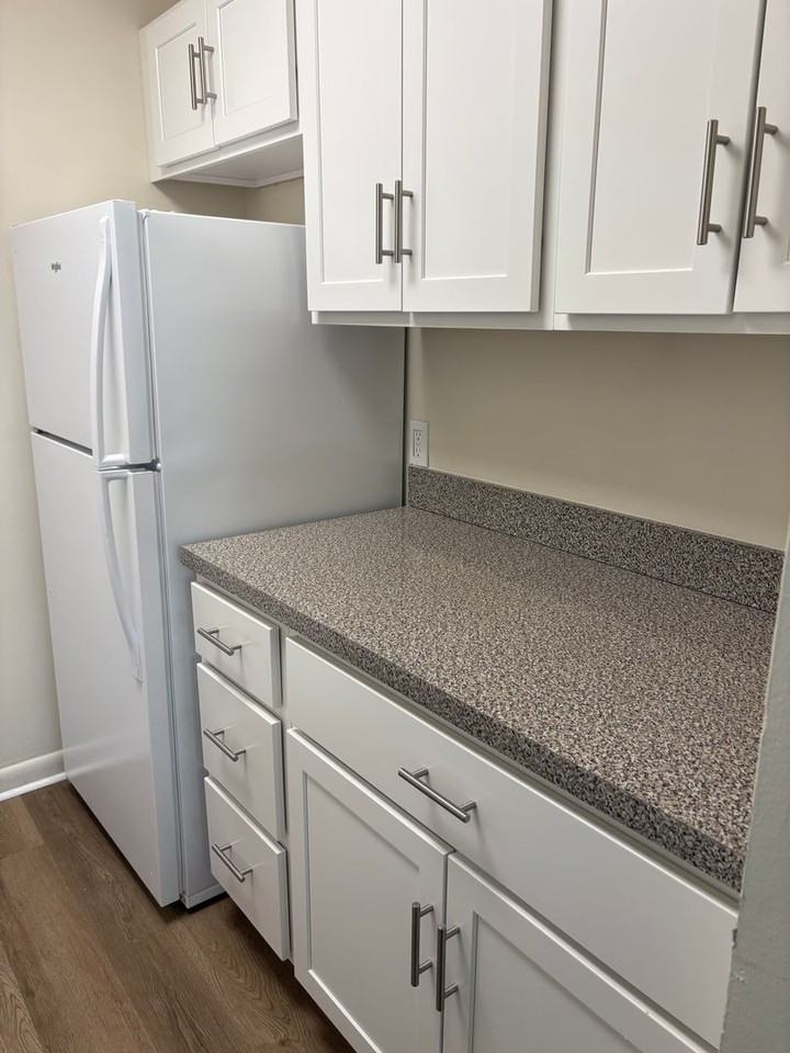 Prospect Court Apartments - Photo 3 of 7