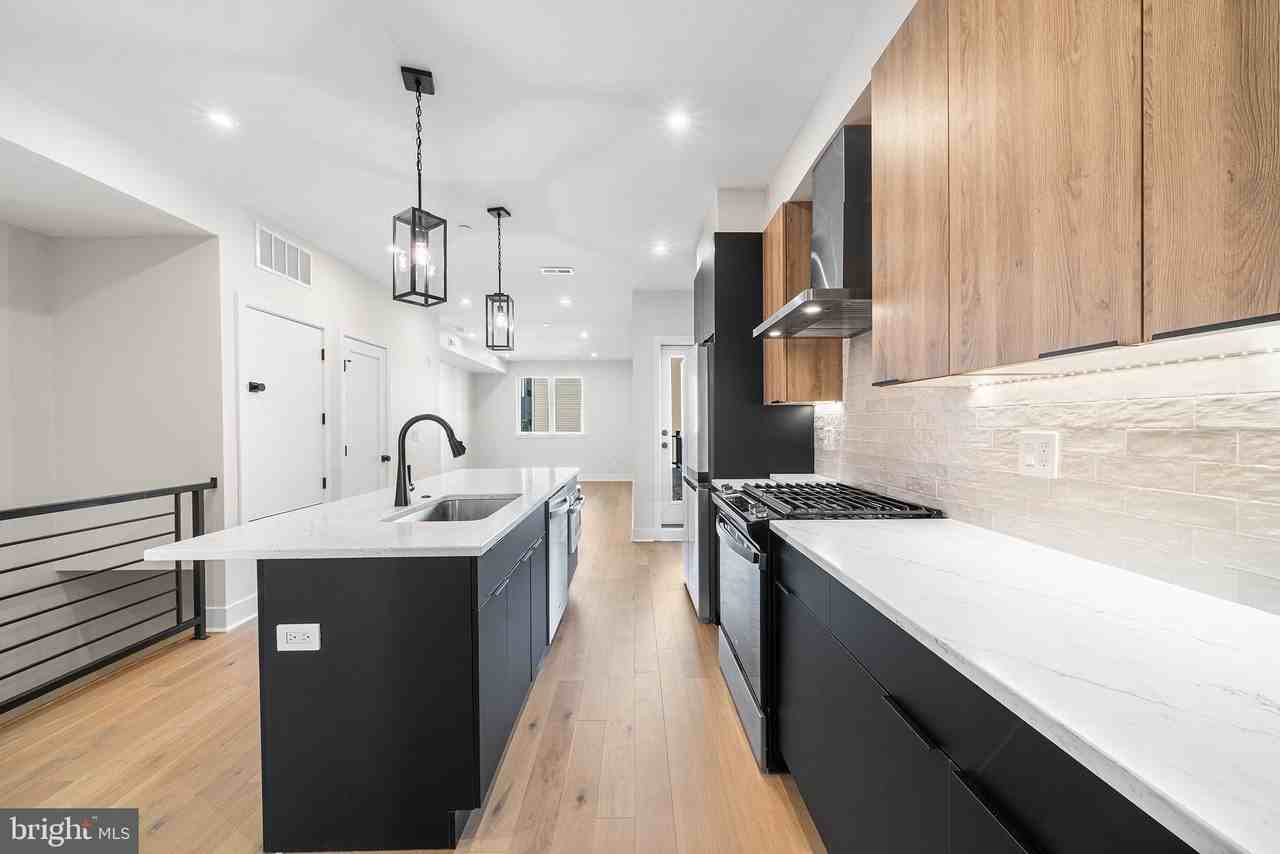 315 W Berks St Unit 2 #2 - Photo 4 of 26