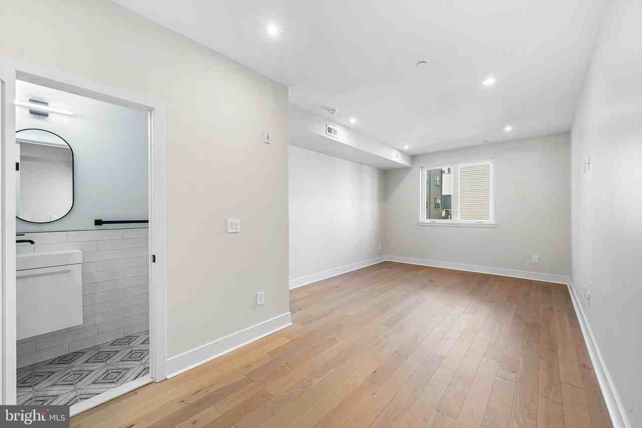 315 W Berks St Unit 2 #2 - Photo 6 of 26