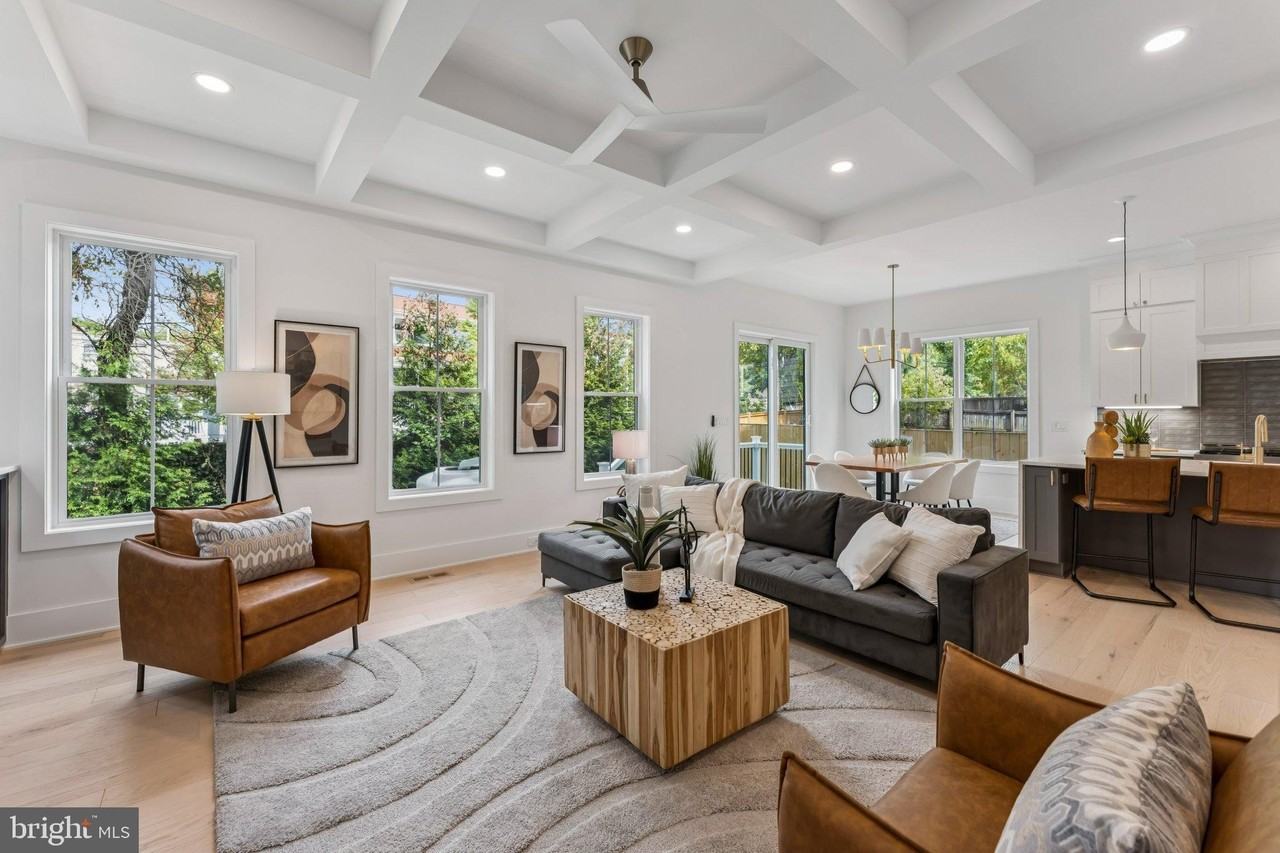 5017 17th St N - Photo 6 of 50