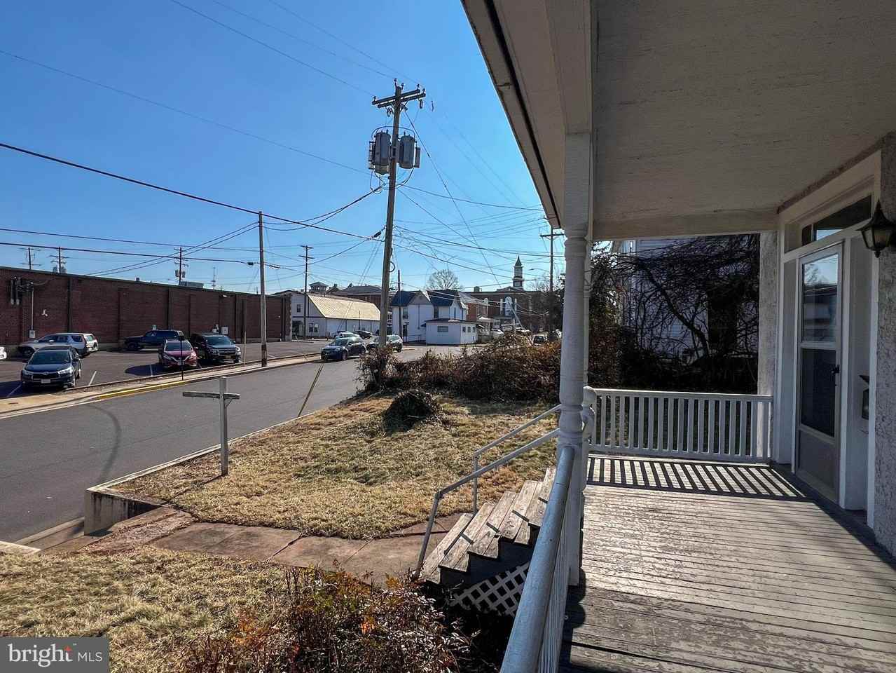 314 N West St - Photo 5 of 50