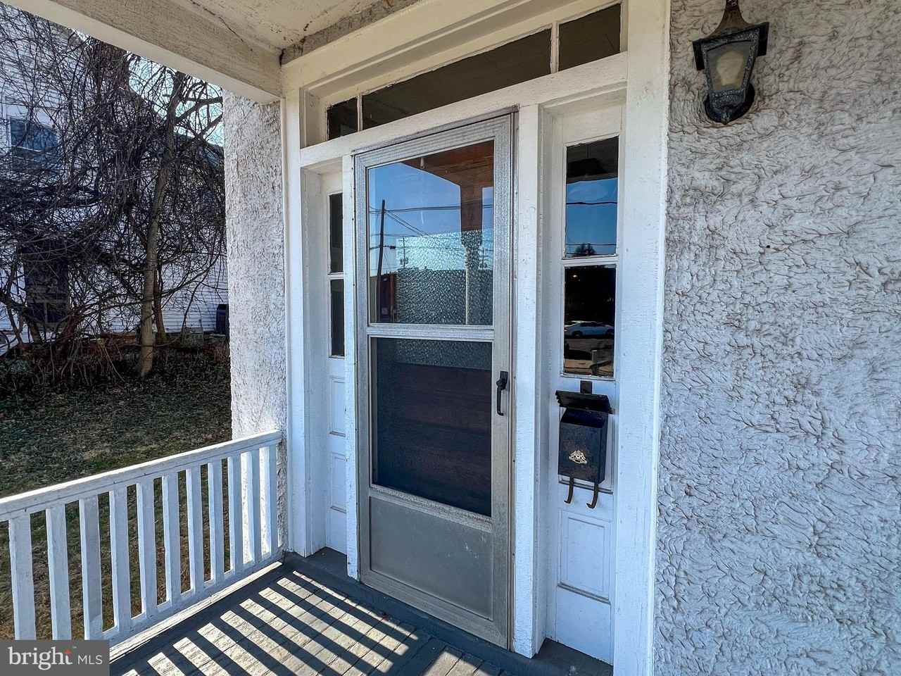 314 N West St - Photo 7 of 50