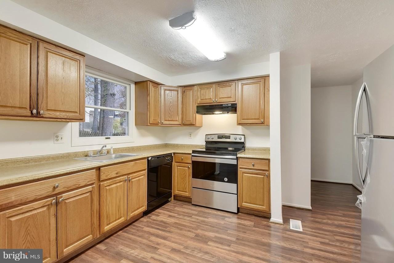 5729 Heming Ave - Photo 3 of 49