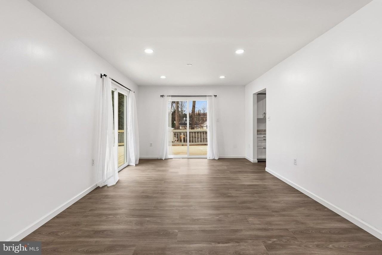 2146 Woodford Rd - Photo 5 of 31