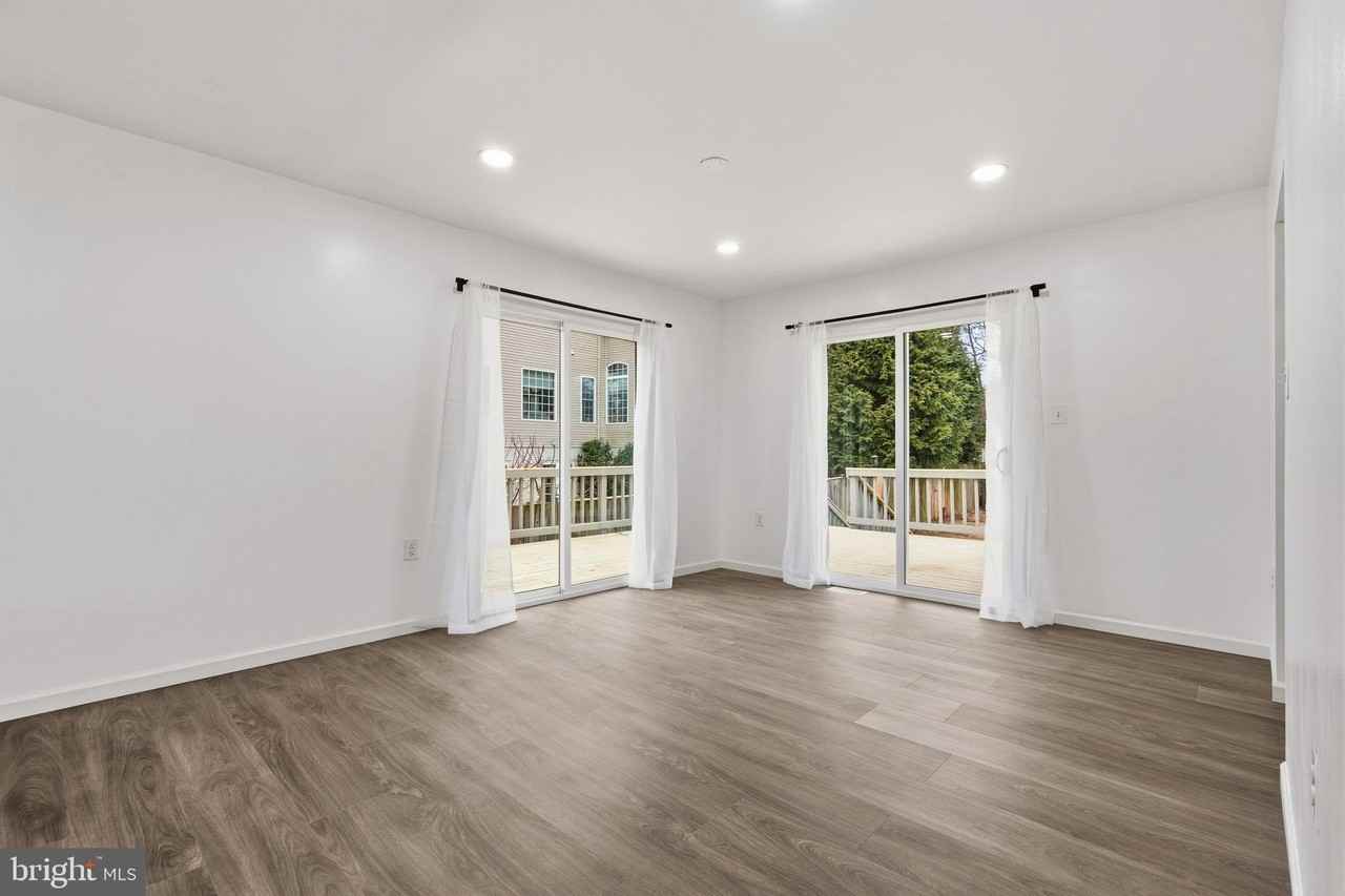 2146 Woodford Rd - Photo 6 of 31