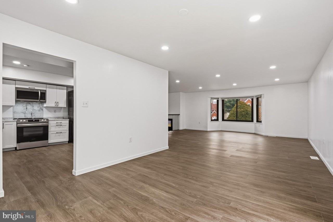 2146 Woodford Rd - Photo 7 of 31