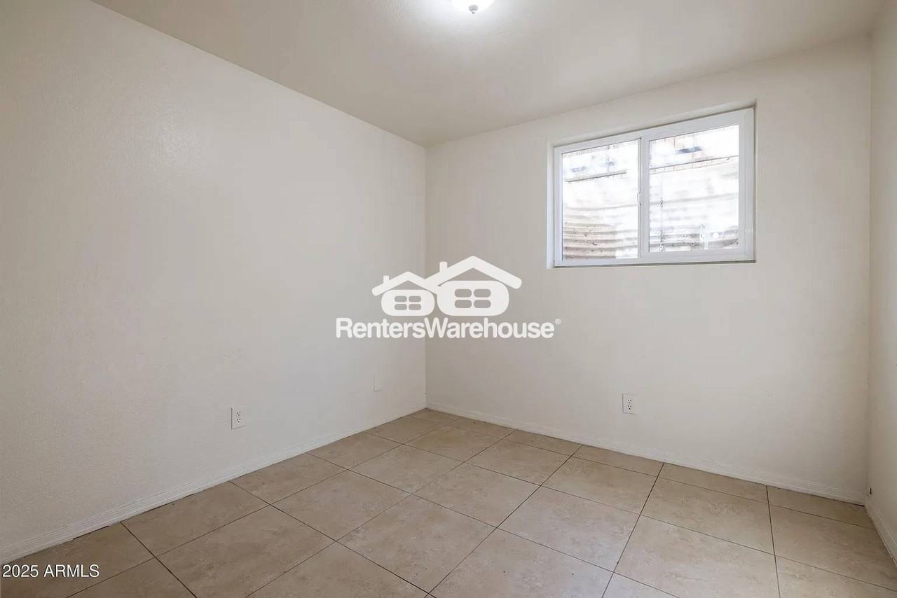 325 S Pioneer Unit 329l - Photo 5 of 5