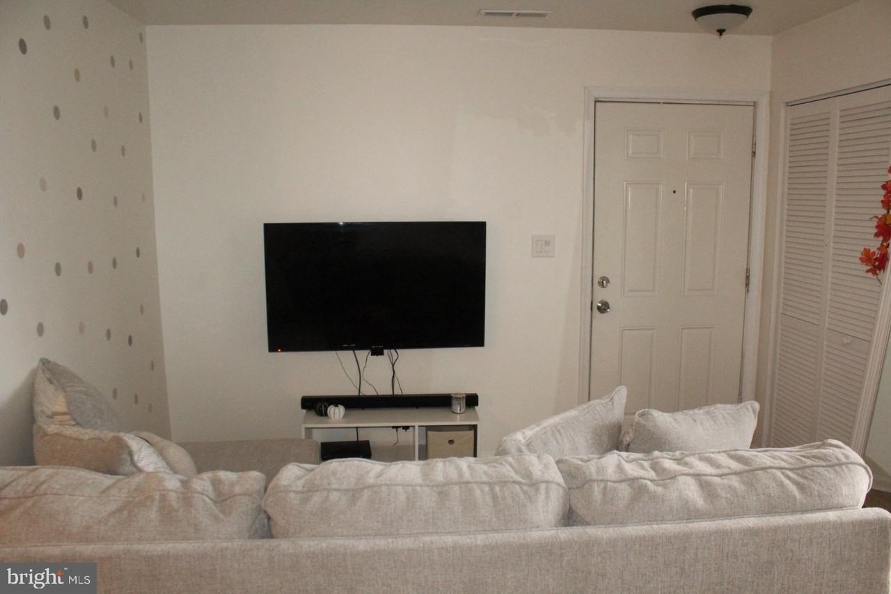 15 Fern Oak Cir Apt 101 #101 - Photo 2 of 15