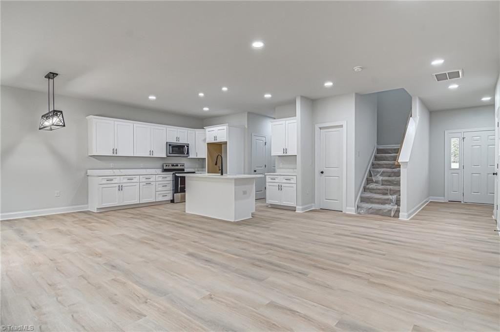 4721 Ridgefall Rd - Photo 3 of 28