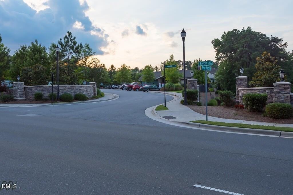 1260 Silver Beach Way - Photo 4 of 24