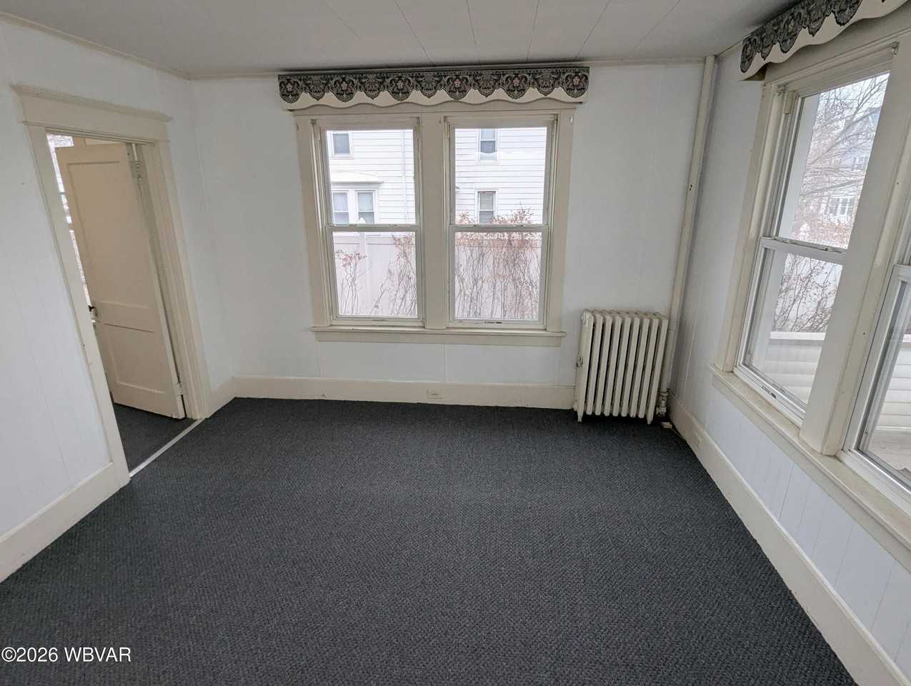 2120 W 4th St Apt 1e #1E - Photo 2 of 13