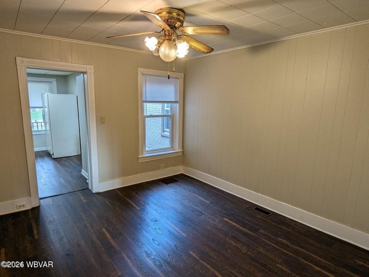 519 8th Ave - Photo 4 of 17