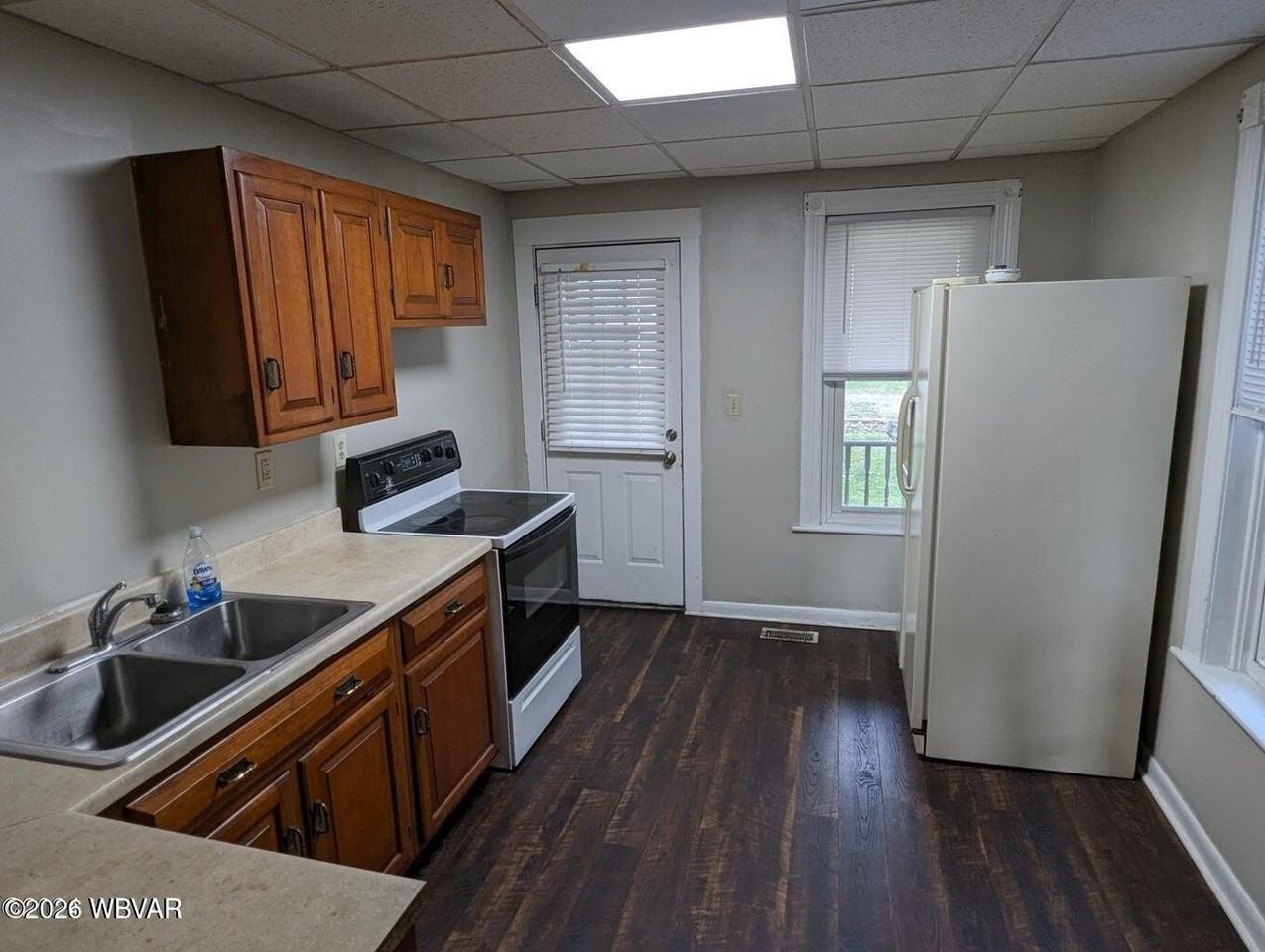 519 8th Ave - Photo 6 of 17