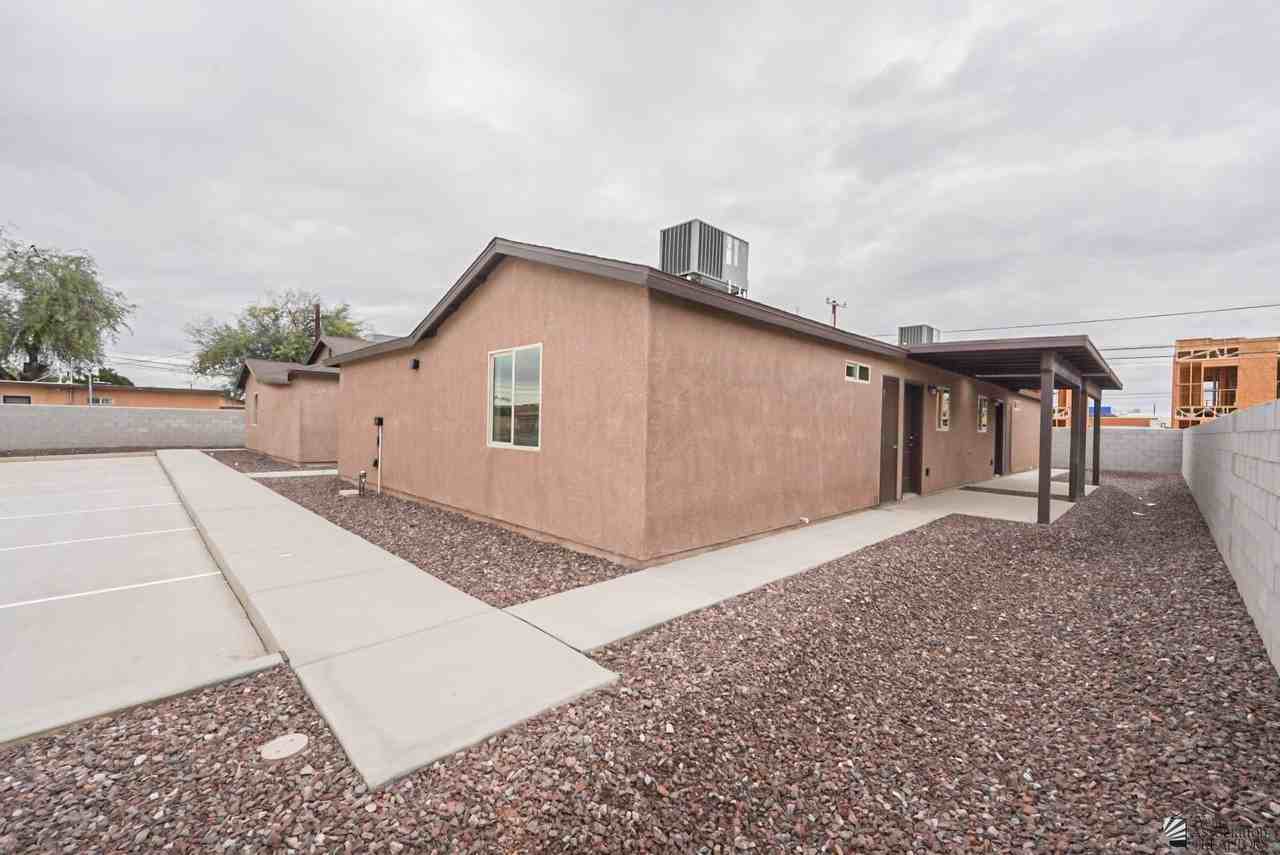 1921 S Walnut Ave - Photo 3 of 16