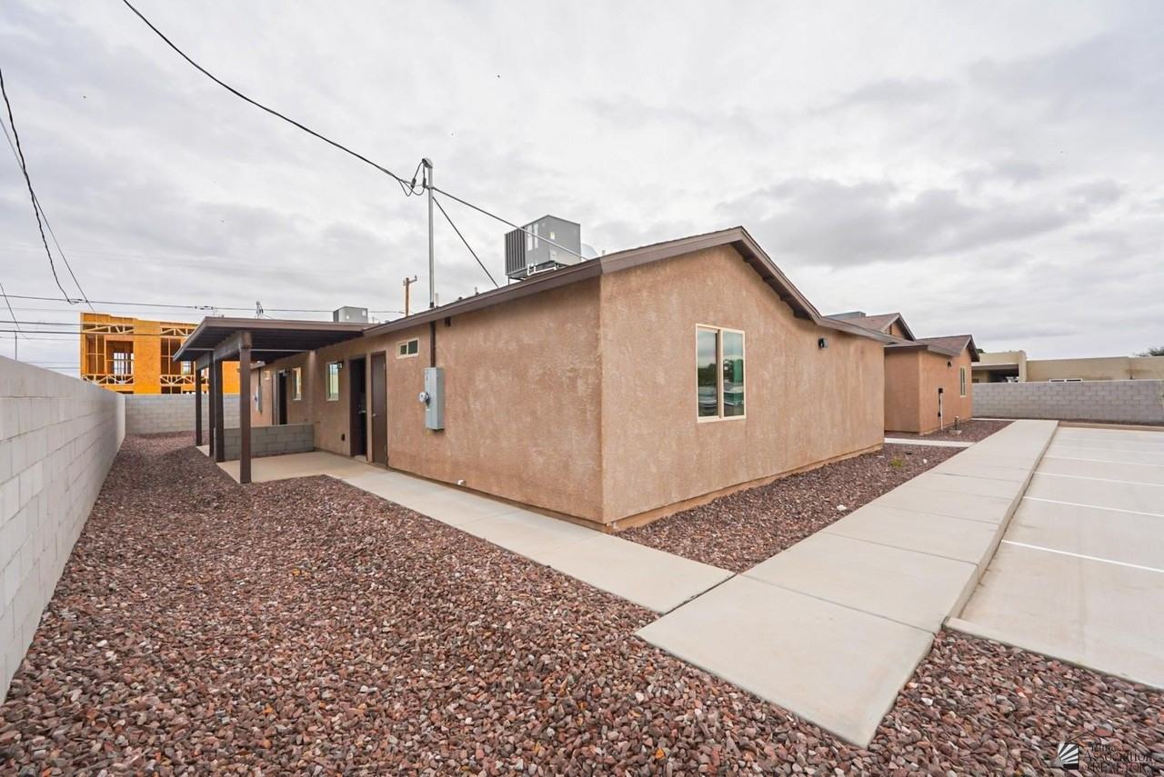 1921 S Walnut Ave - Photo 6 of 16