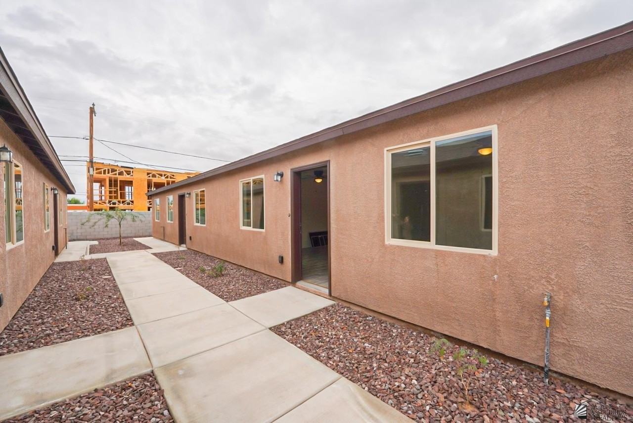 1921 S Walnut Ave - Photo 7 of 16