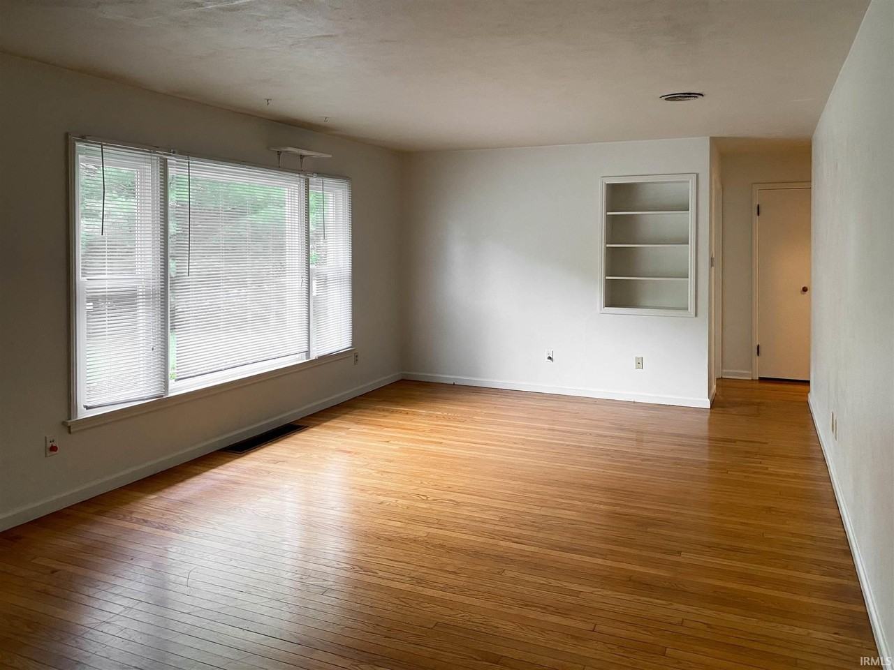 703 S High St - Photo 2 of 16