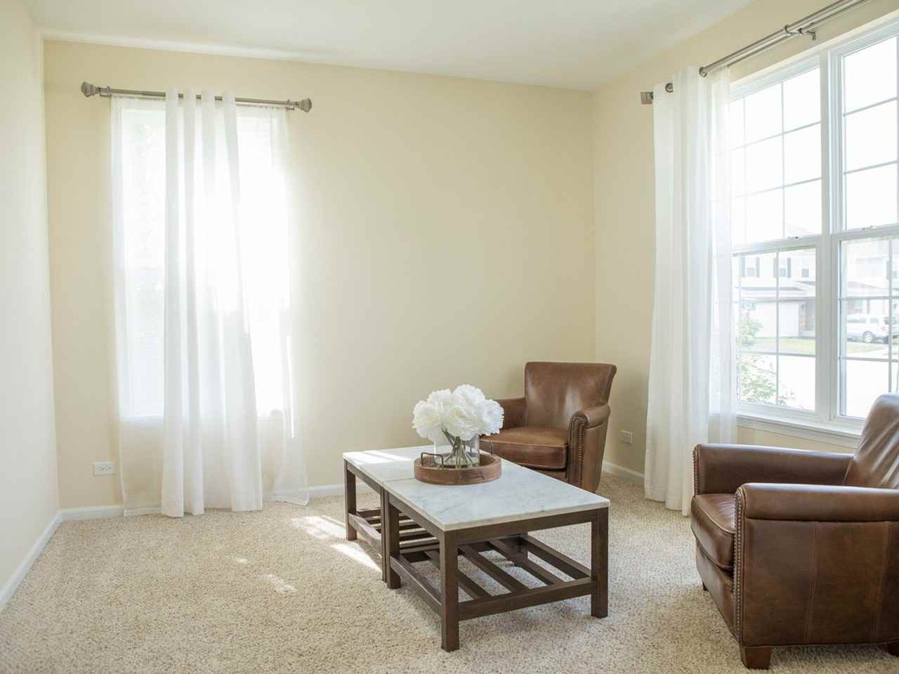 2667 Retreat Cir - Photo 3 of 27