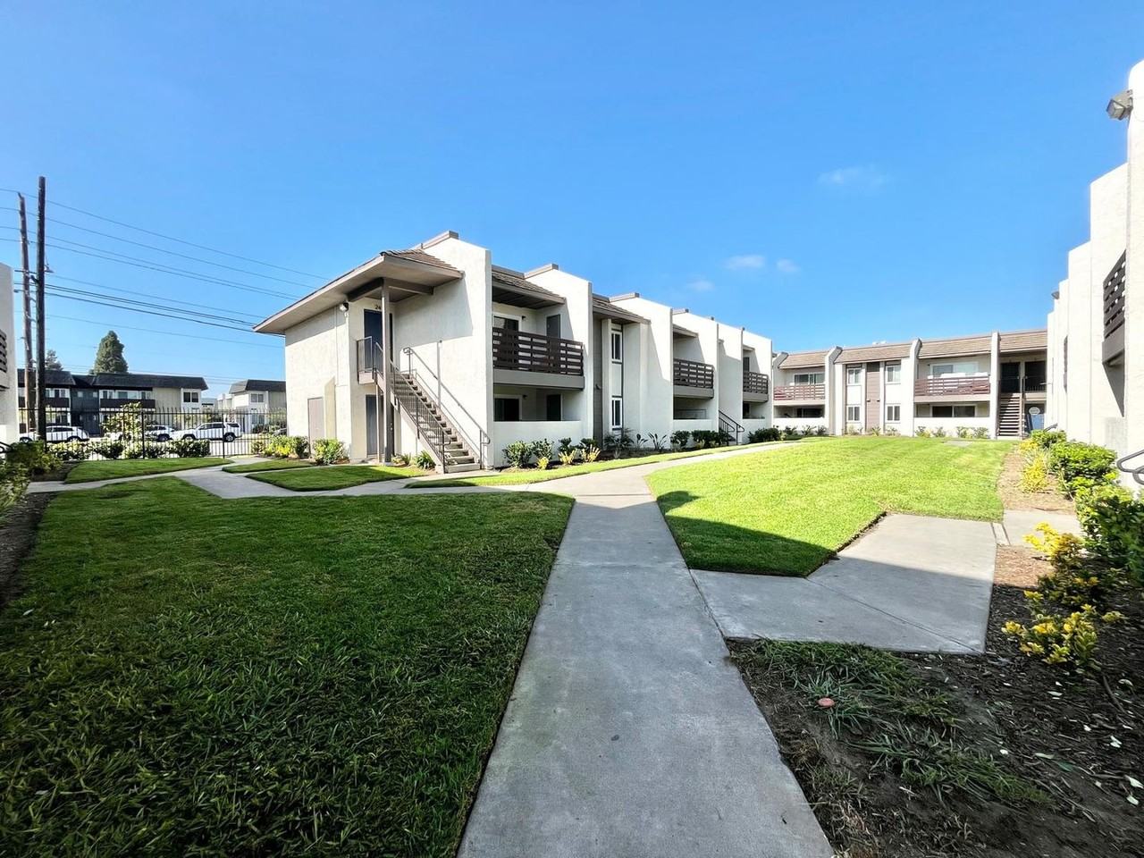 Bolsa Gardens Apartment Homes - Photo 4 of 27