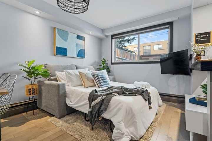 1736 13 Ave Sw - Photo 6 of 18