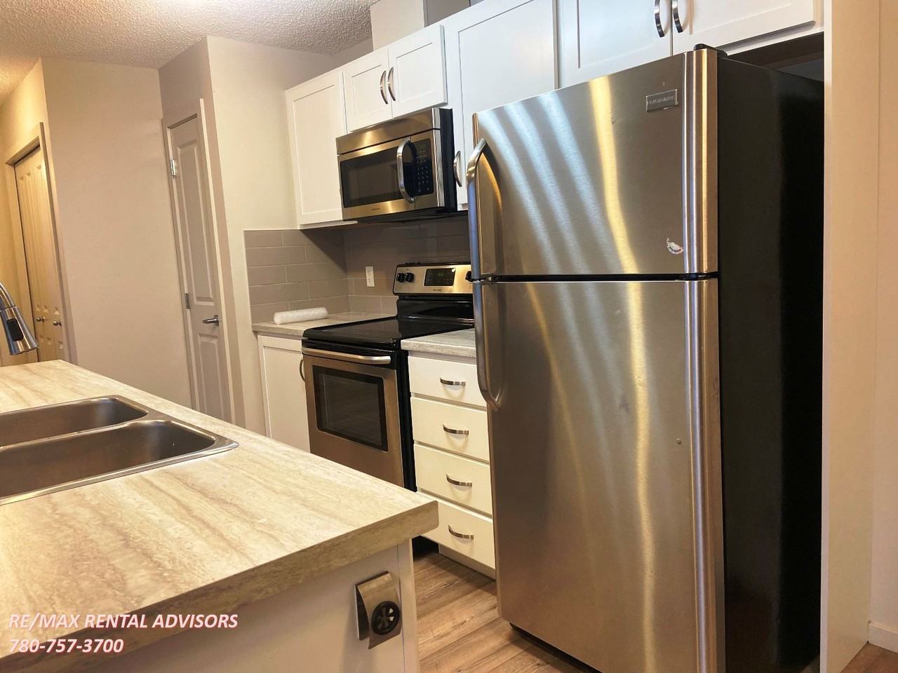 7711 71 St Nw - Photo 5 of 18