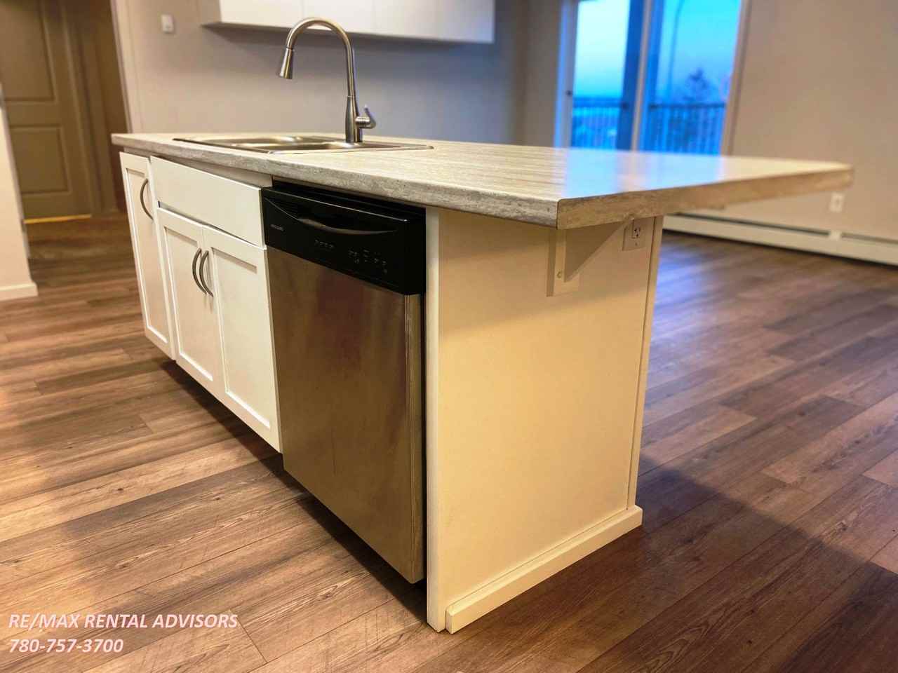 7711 71 St Nw - Photo 6 of 18