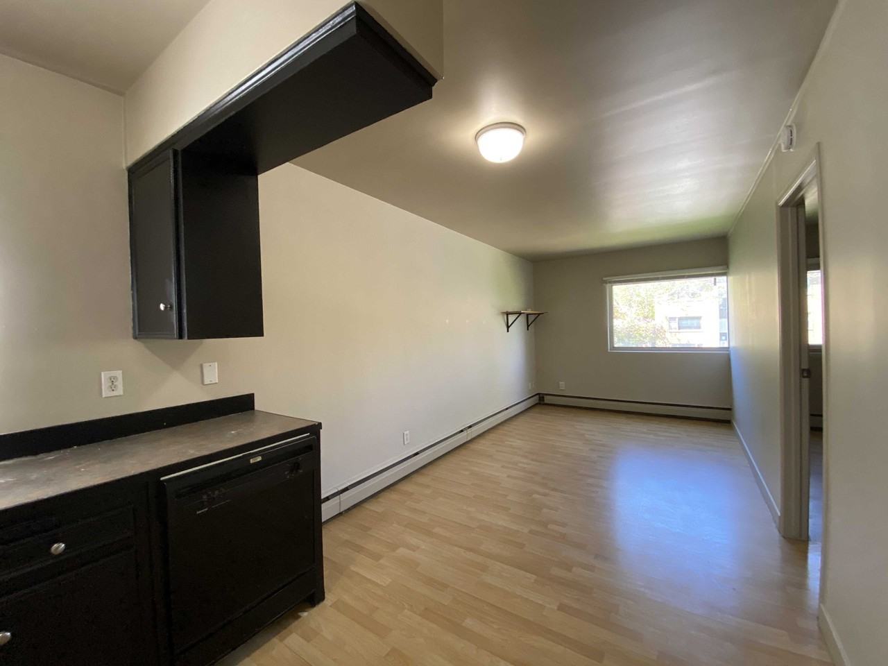 Mount Royal Apartments - Photo 2 of 9