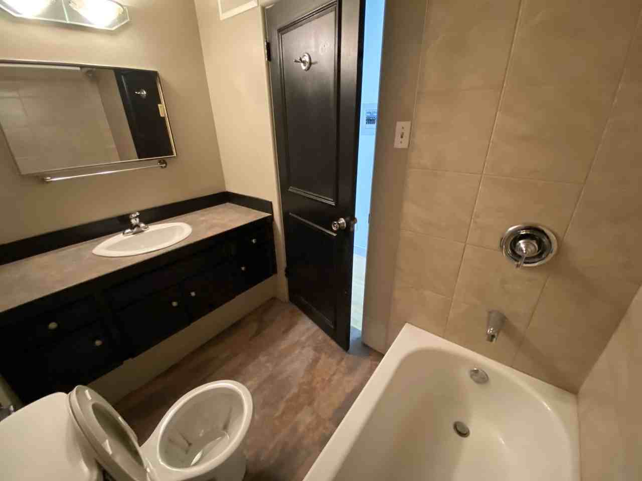 Mount Royal Apartments - Photo 5 of 9