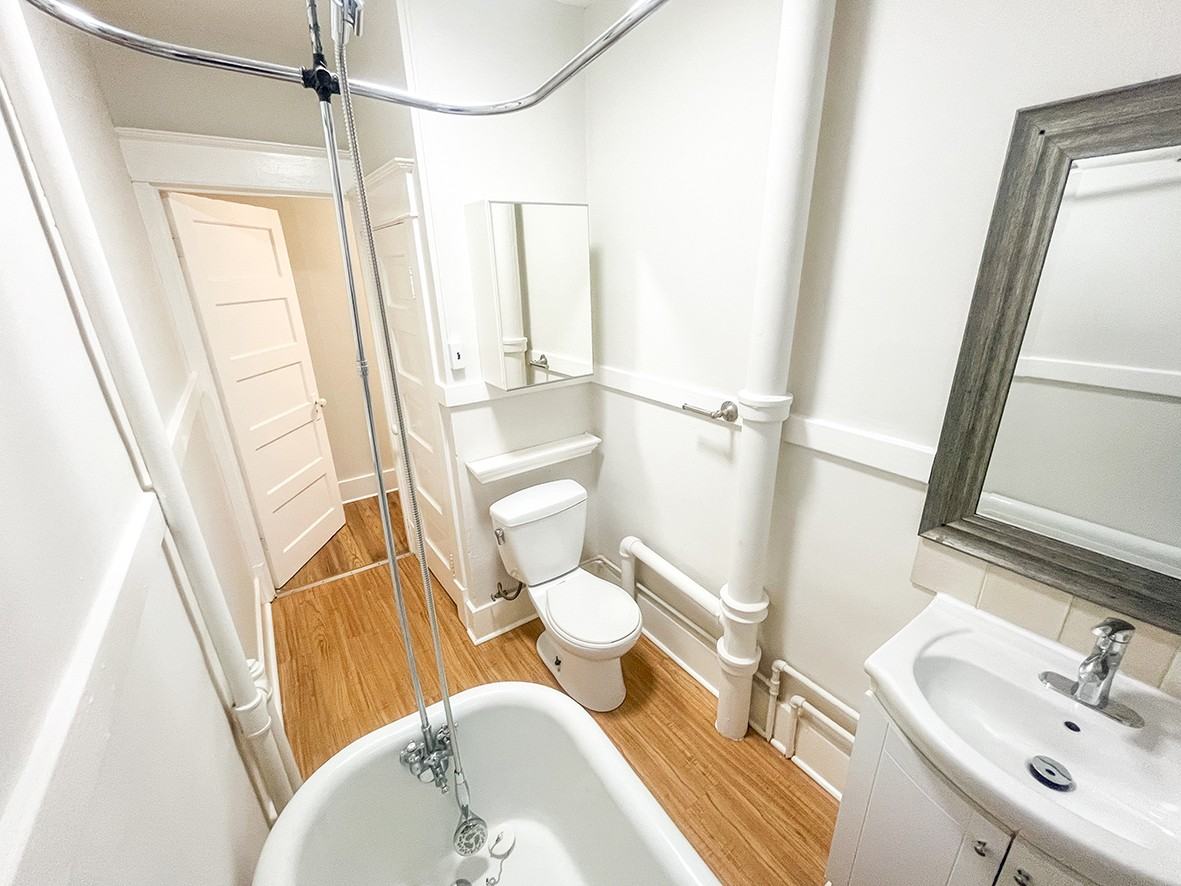 Royal Mission Apartments - Photo 4 of 12