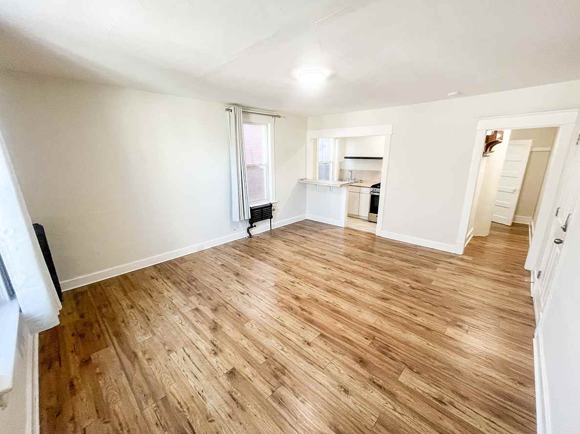 Royal Mission Apartments - Photo 6 of 12