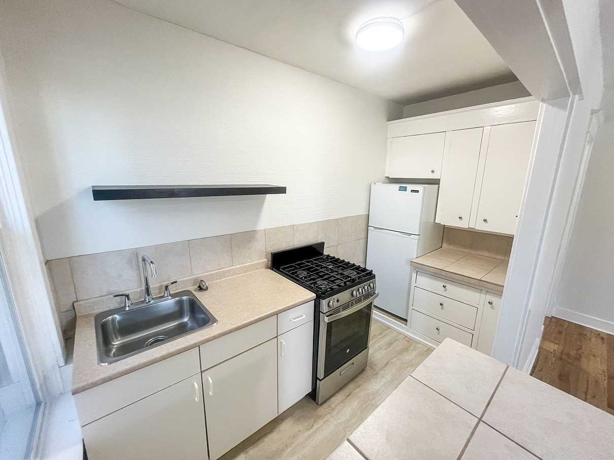 Royal Mission Apartments - Photo 7 of 12