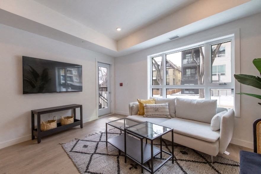 530 River Avenue - Photo 6 of 25