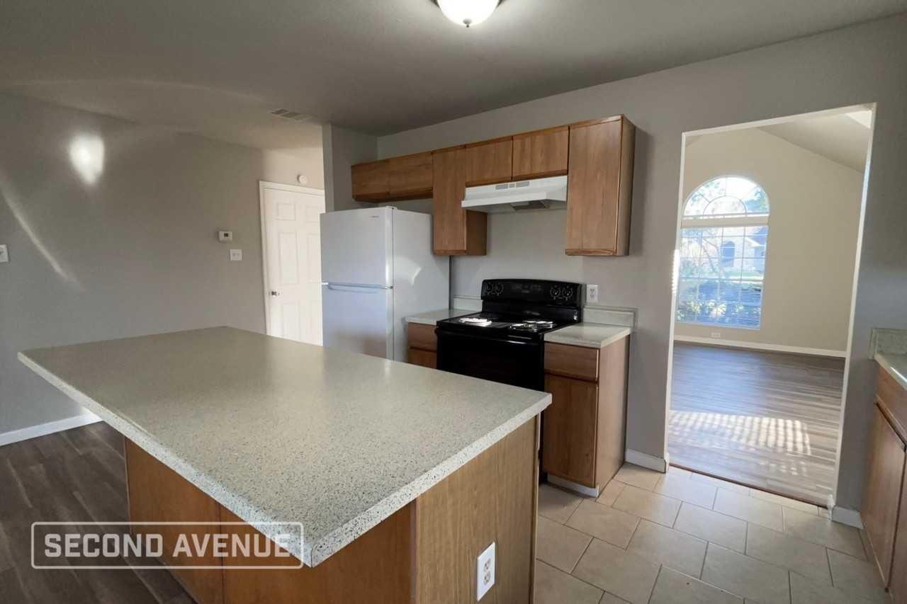 4151 Presidents Dr S - Photo 5 of 19