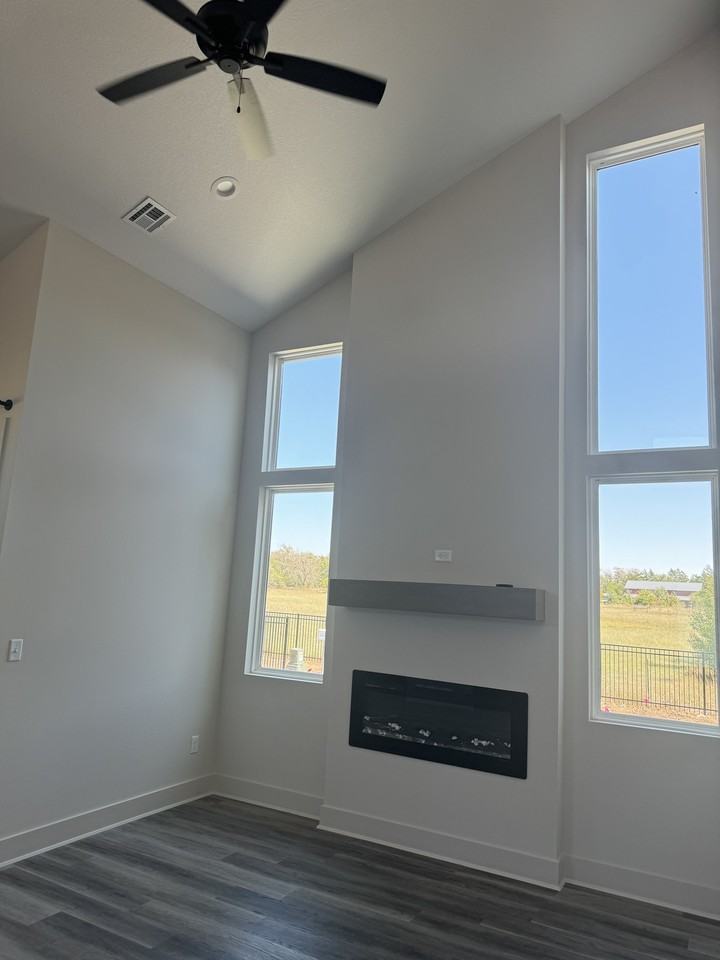 800 Trails End Ct #1 - Photo 2 of 13