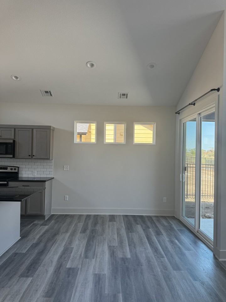 800 Trails End Ct #1 - Photo 3 of 13