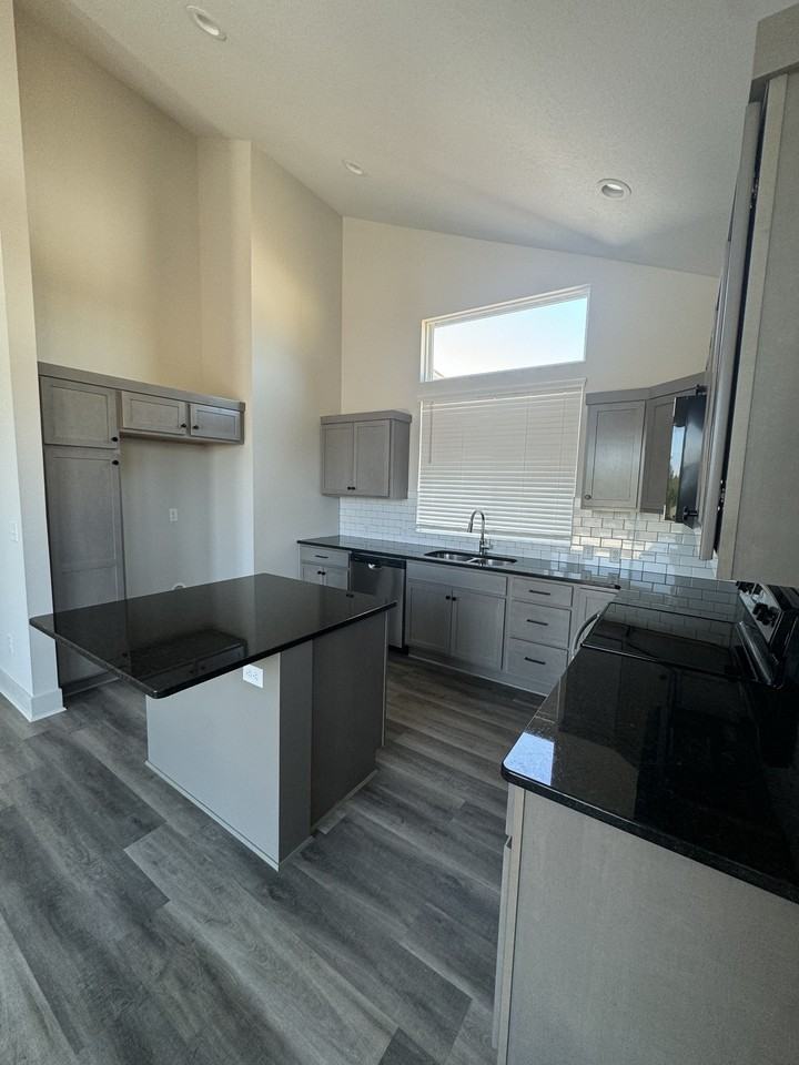 800 Trails End Ct #1 - Photo 5 of 13