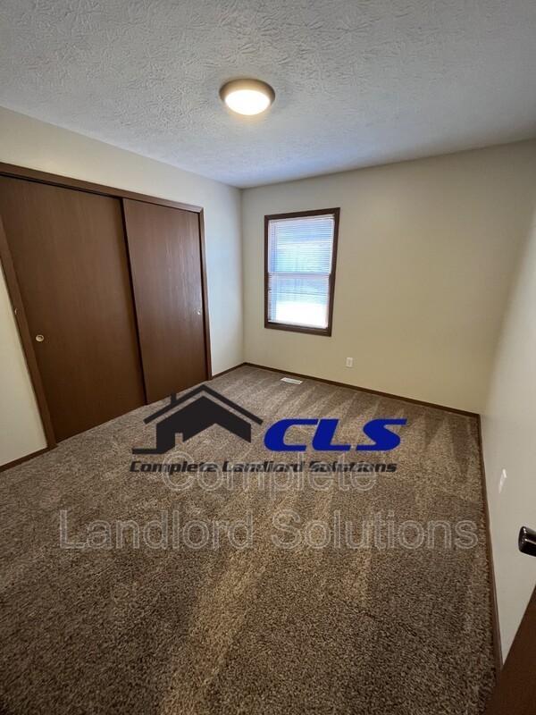 4255 S Avery St - Photo 7 of 11