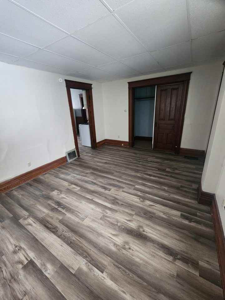 760 E 11th St Apt 1w #1W - Photo 6 of 6