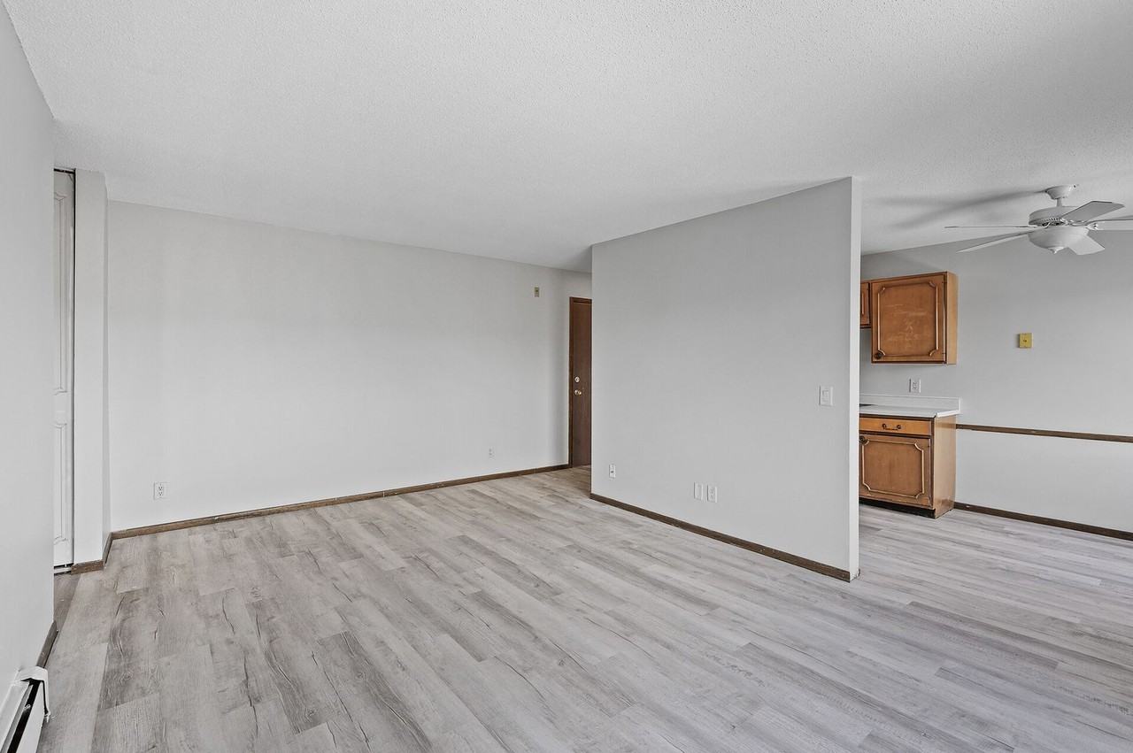 Highland Gables Apartments - Photo 4 of 29