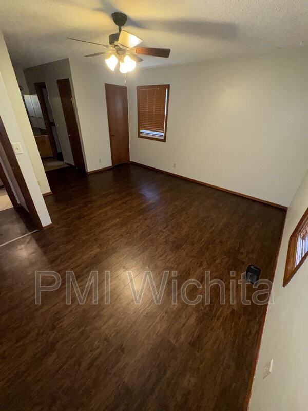 1832 S Griffith St - Photo 5 of 18