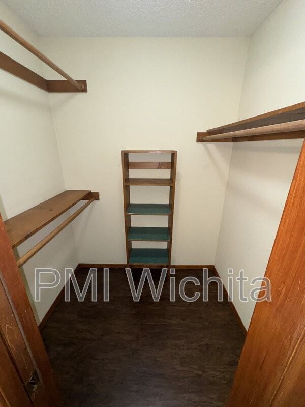 1832 S Griffith St - Photo 6 of 18