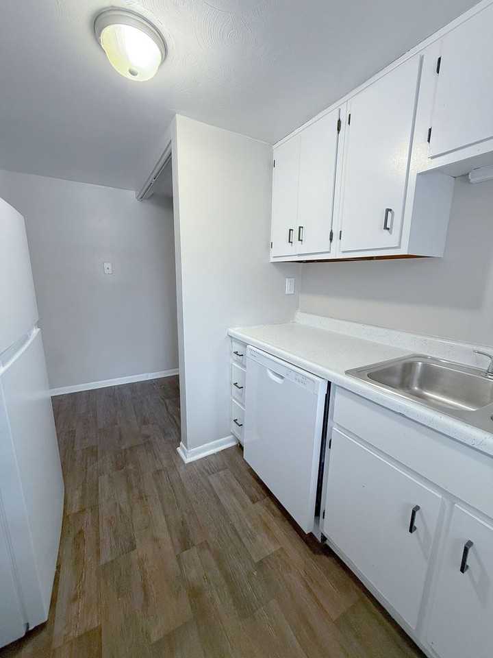 1707 Madison Street - Photo 3 of 17